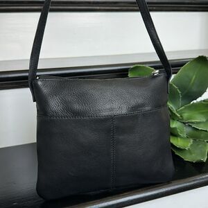 Royce New YorkโGenuine Leather Crossbody Shoulder Bag โSoft & Luxurious Like New